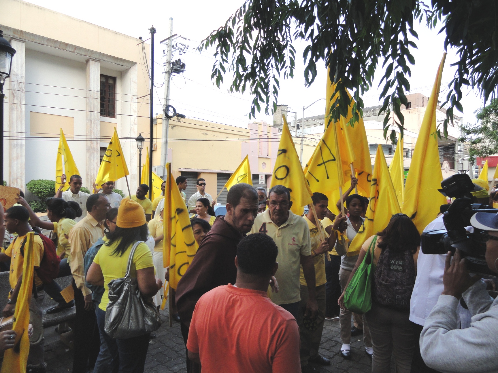 En el Lunes Amarrillo, Santiago se tiró a las calles por el 4% para Educación