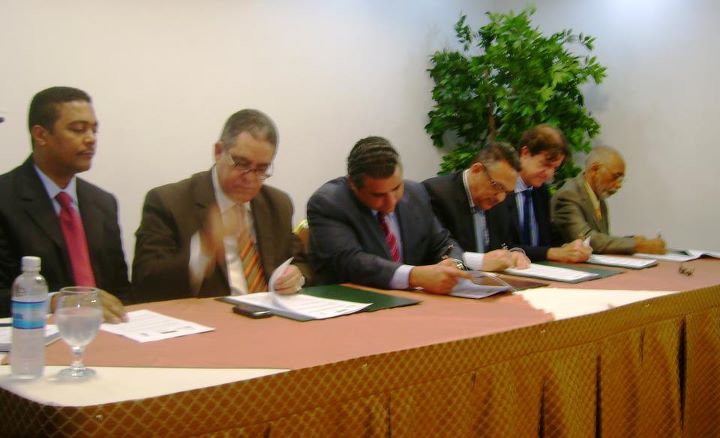 Entidades piden mayor cumplimiento de Ley de Función Pública en Santiago.