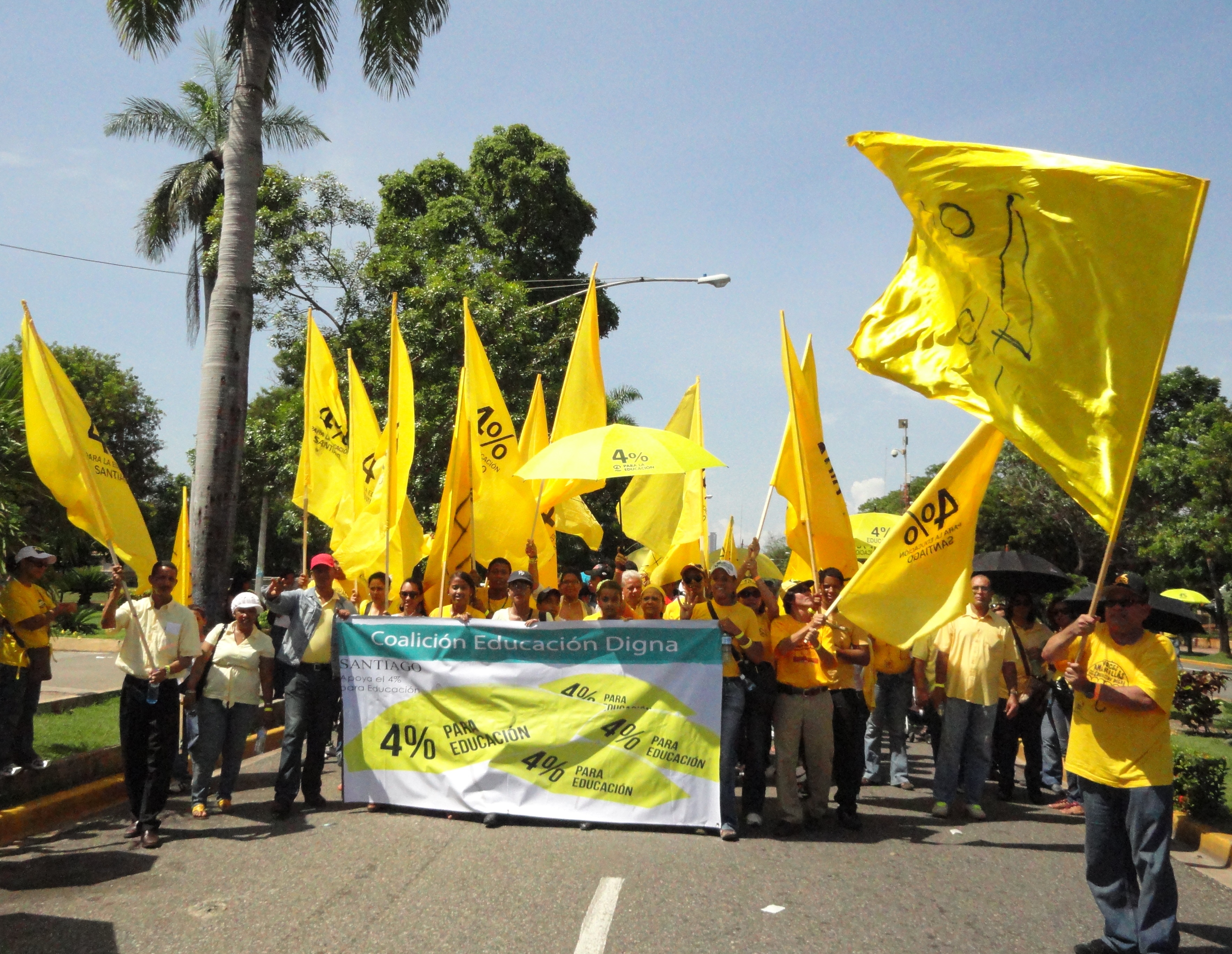¡Multitud movilizada en la caminata por el 4%!