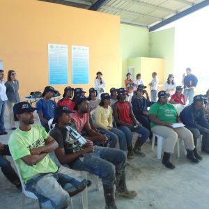 Parte de los/as recicladores/as que asistieron al taller.