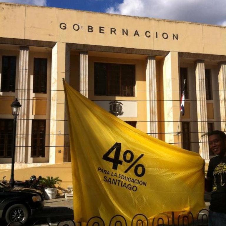 Reclaman que el gobierno cumpla su compromiso con la educación - Fundación Solidaridad