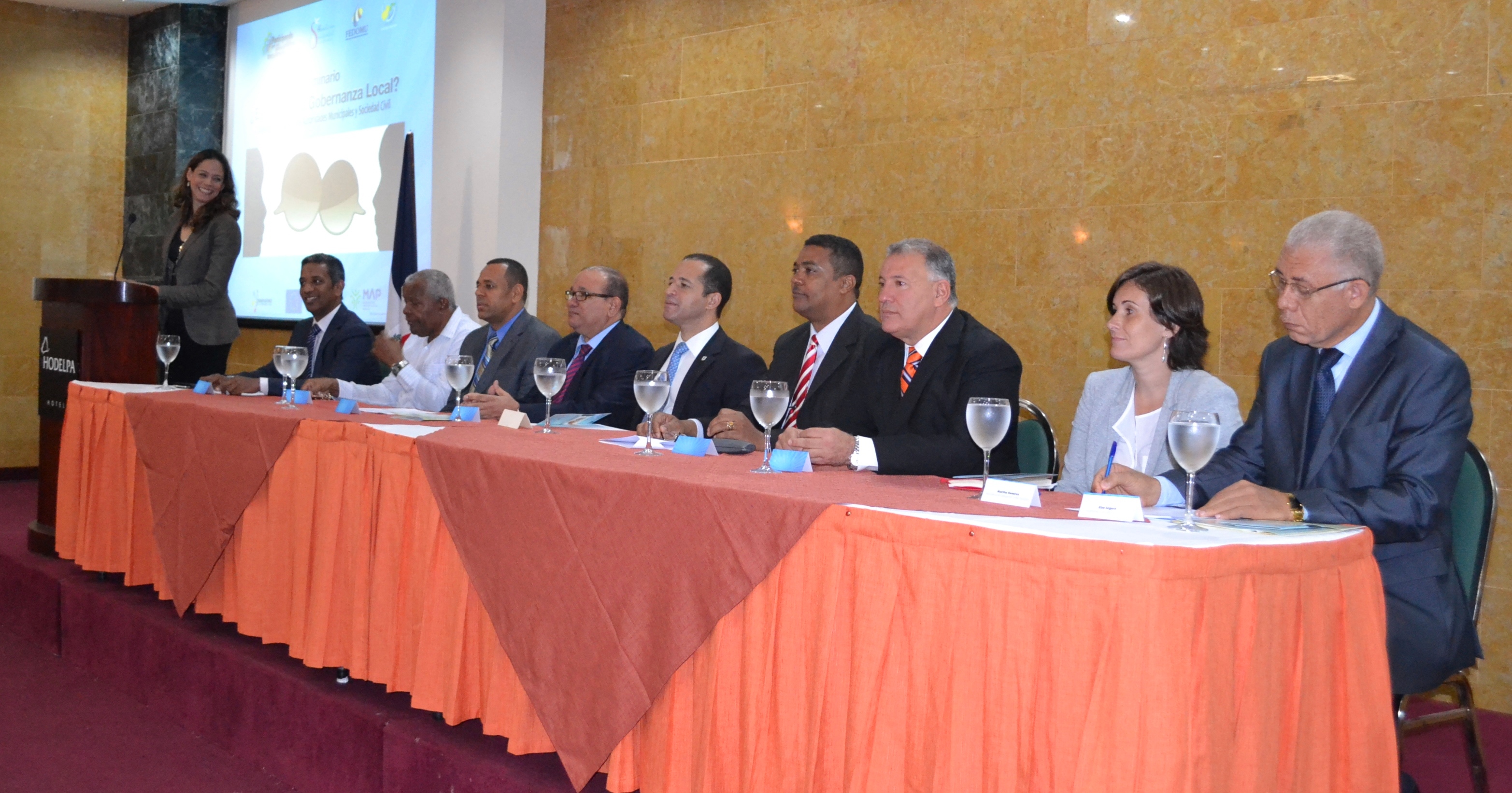 Debaten en seminario sobre el incumplimiento de la ley municipal por parte de los  ayuntamientos