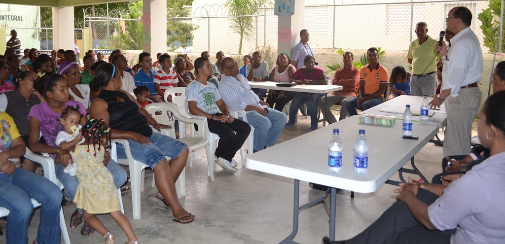 Organizaciones del Barrio Santa Lucía en Cienfuegos reclaman solución a los problemas de la comunidad
