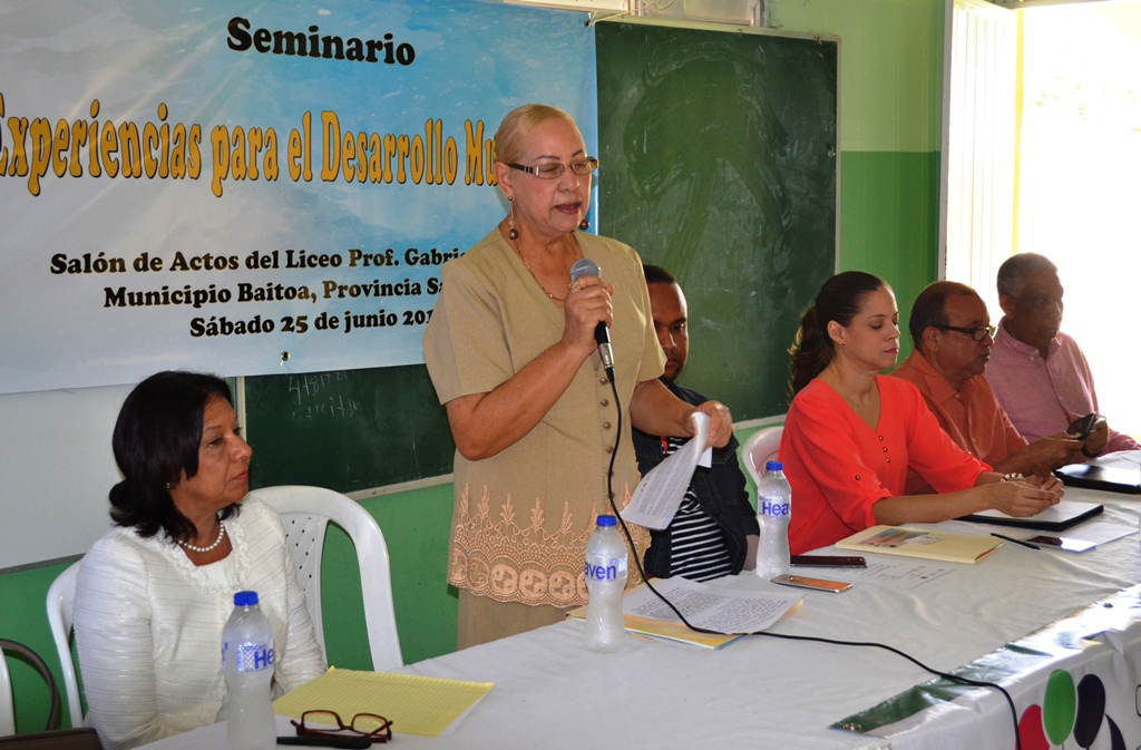 Abogan por alianza entre autoridades locales y organizaciones de la sociedad civil para impulsar el desarrollo sostenible en Baitoa