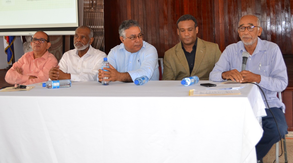 Realizan seminario sobre la Crisis de la Salud Pública en República Dominicana