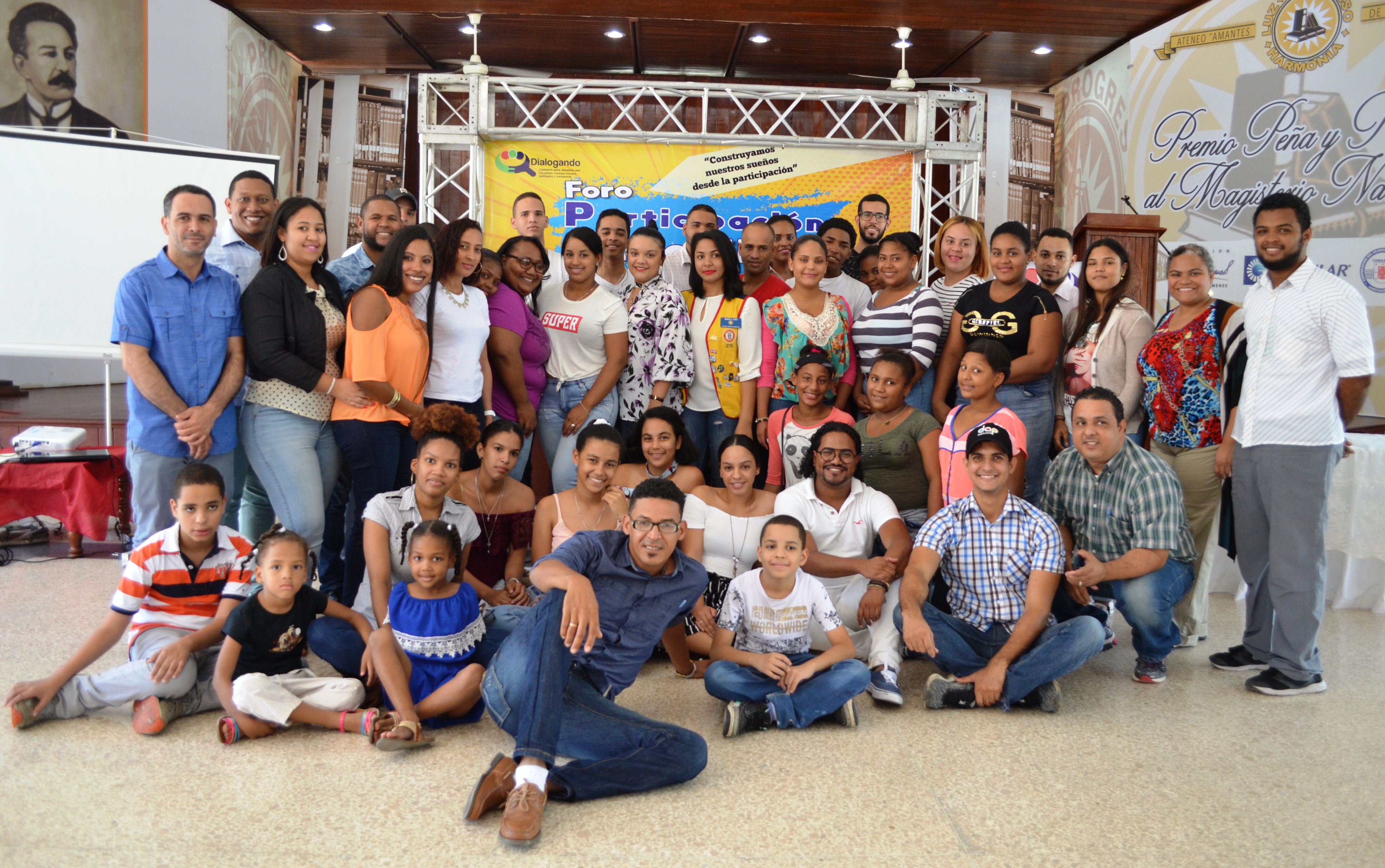 Jóvenes de Santiago reclaman participación en la gestión municipal