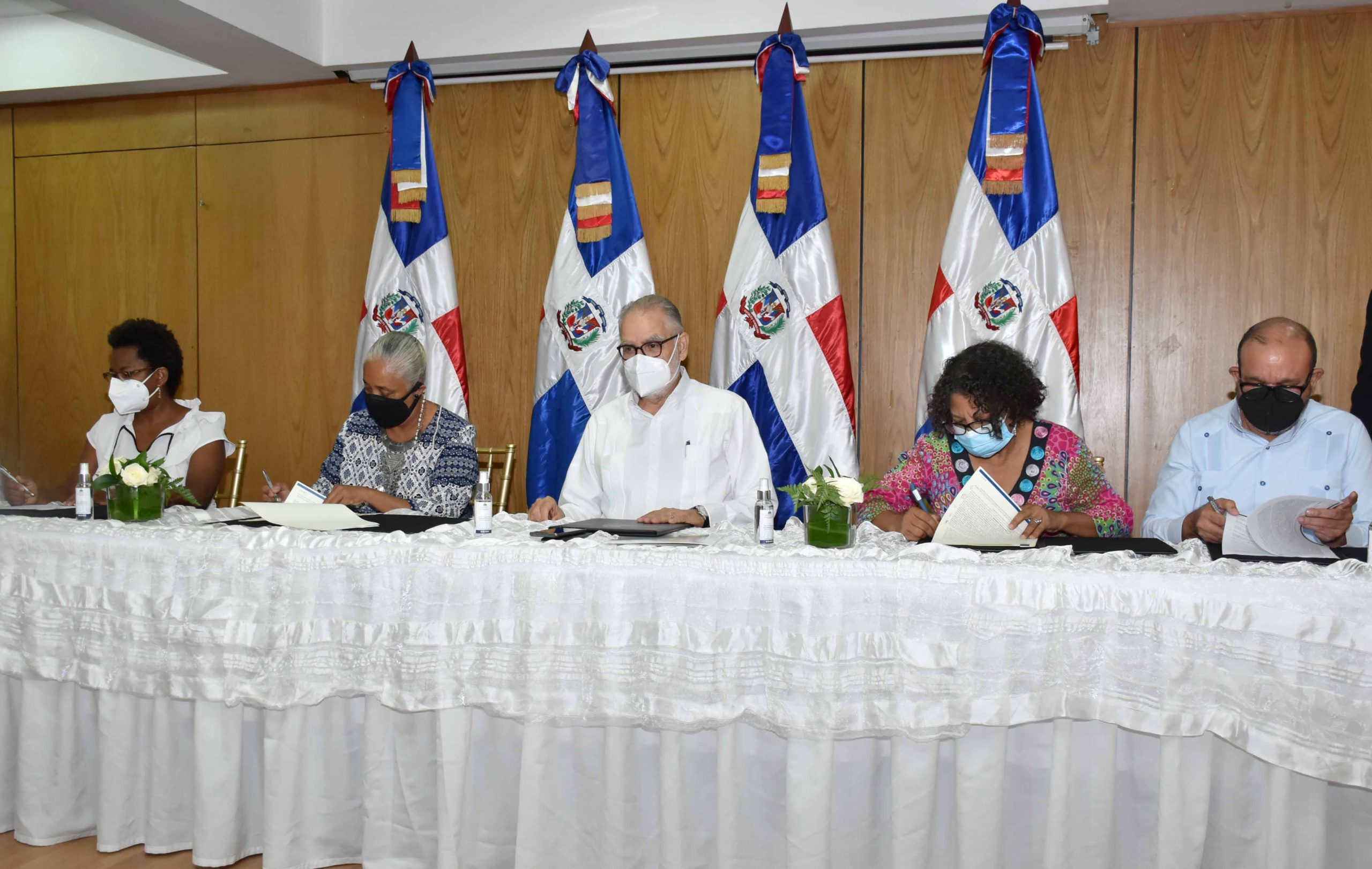Ministerio de Economía y ASFL especializadas en municipalidad impulsan “Mesa nacional para la planificación local”