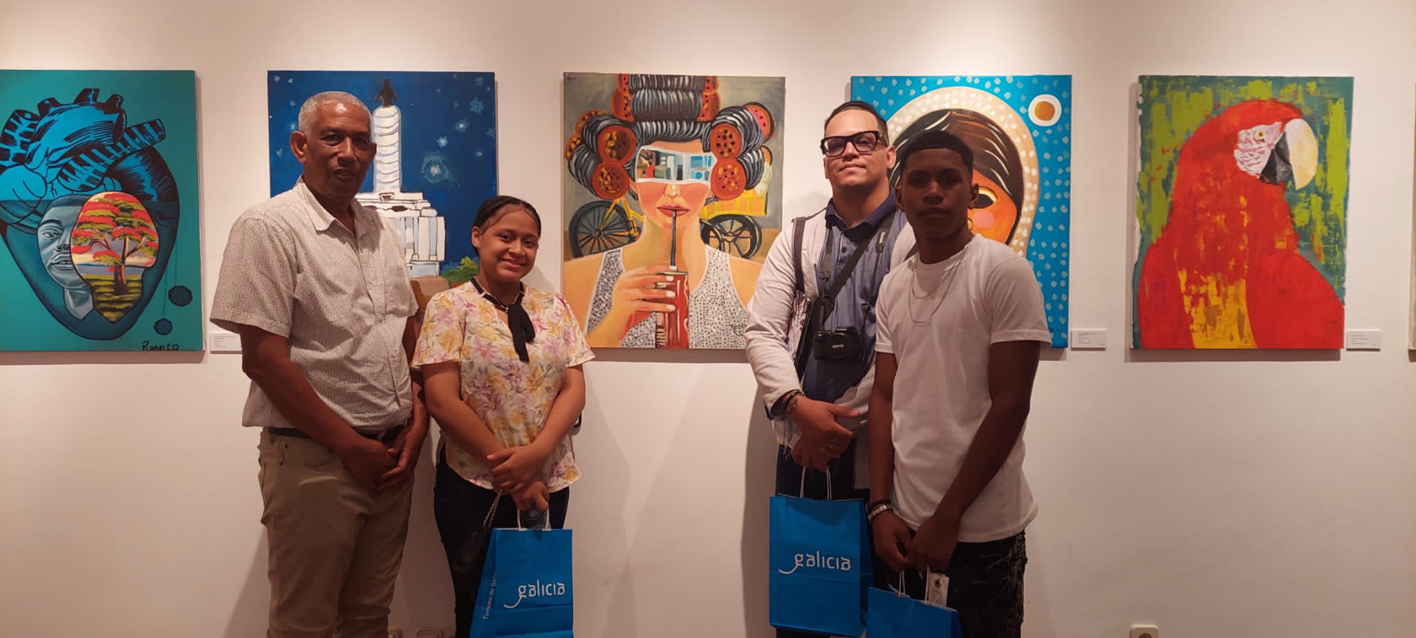 Estudiantes de artes del barrio Santa Lucía participan en exposición colectiva en España