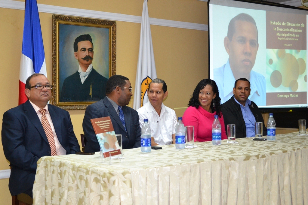 Ponen en circulación Libro sobre la Descentralización en la República Dominicana